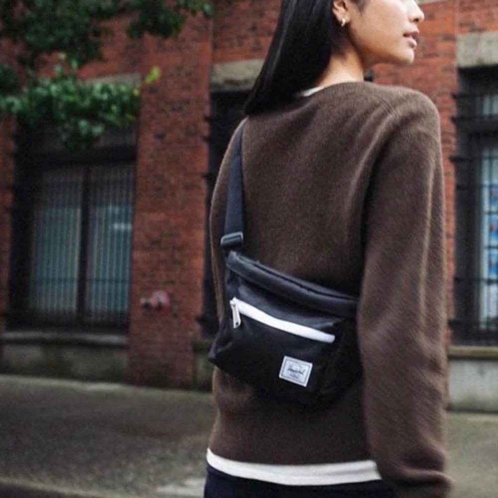 Herschel Supply Co Seventeen Hip Pack Unisex OS Black Gorpcore Streetwear Fanny